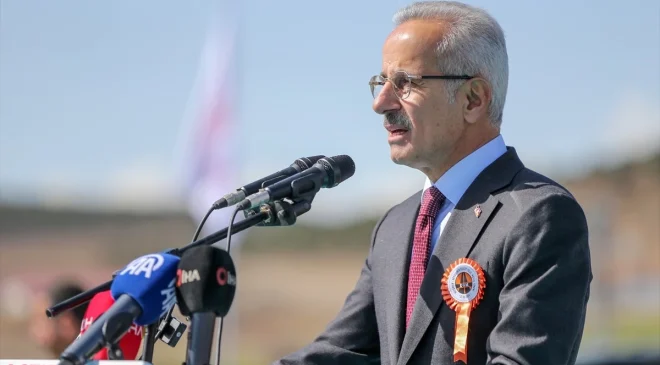 Ulaştırma ve Altyapı Bakanı Abdulkadir Uraloğlu, Türkiye’nin ulaşım altyapısını güçlendirmek için çalışmaların devam edeceğini söyledi