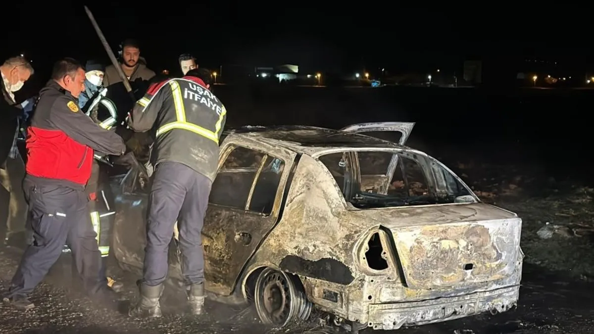 Uşak’ta kan donduran olay! Alev alan otomobilde feci şekilde can verdi