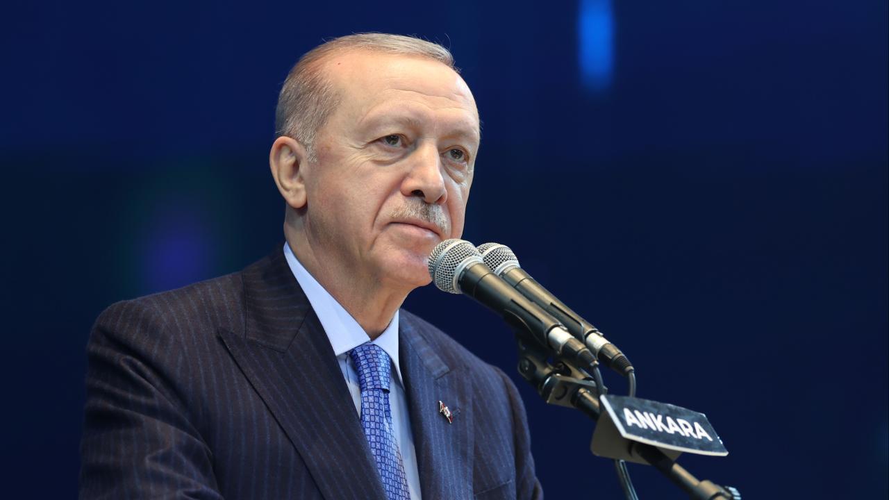 Erdoğan: Banka soyanların sloganı, belediyeleri soyanların sloganı olmuş