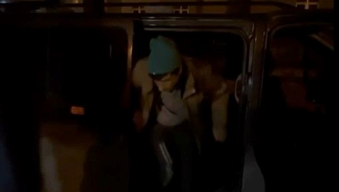 Erciş’te durdurulan araçtan 10 kaçak göçmen çıktı