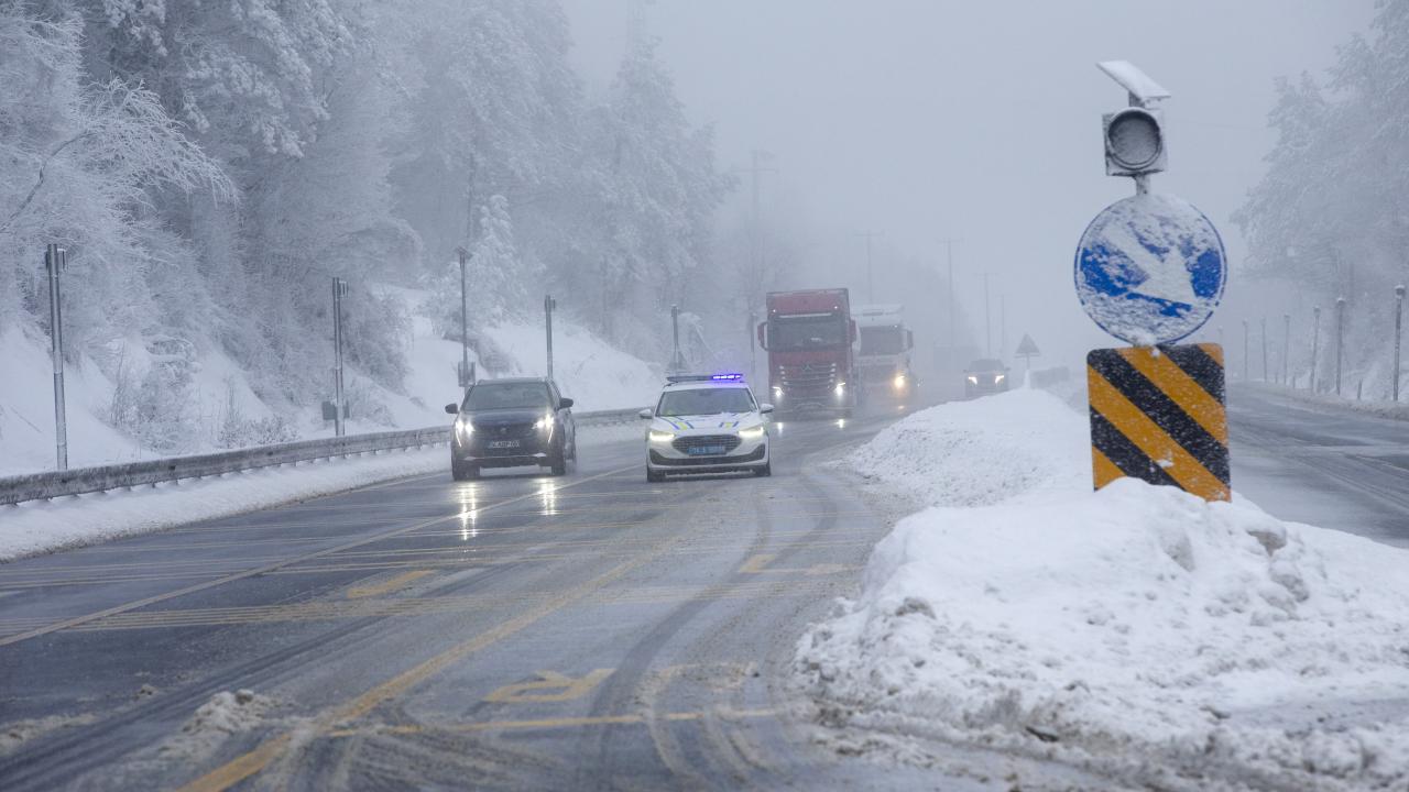 Bolu Dağı geçişi ulaşıma kapandı