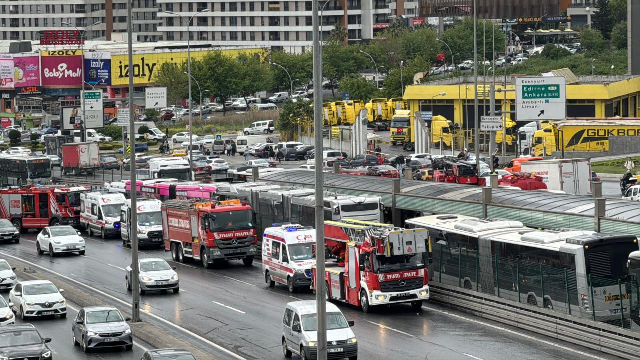 Metrobüs kazasında yaralanan 10 kişinin tedavisi sürüyor